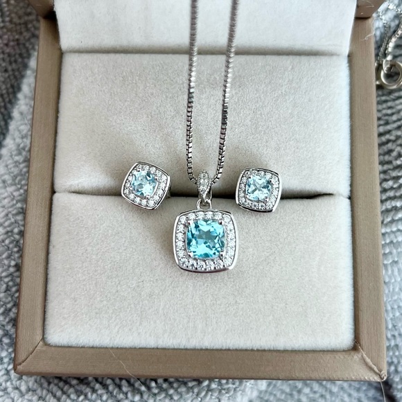 Blue Topaz Stud Earrings 925 Sterling Silver - Picture 5 of 13